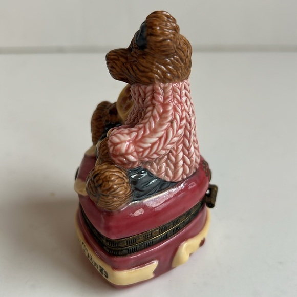 Boyd’s Bears Bearware hinged heart trinket box trinket Love Conquers All Things - Picture 5 of 14